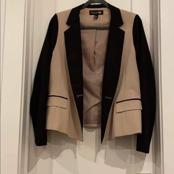 Forever 21 Color Block Tan and Black Blazer Women’s Size L - Picture 3 of 7